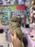 کفش بچگانه